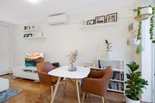 Snug St Kilda Apartment with Private Courtyard - 3