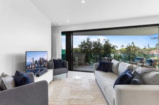 Spacious and Superb 3-bed Apartment - 0