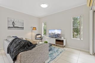 Central Cosy 2-Bed with Pool and near QUT & CBD - 4
