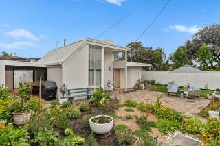 The Tides - Luxe Beach House Mornington - 0