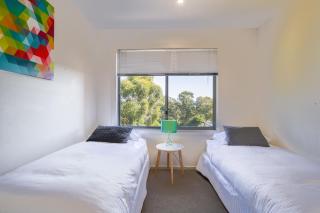 Spacious Flat with Parking & Dedicated EV Station - 8