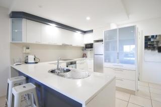 Spacious Flat with Parking & Dedicated EV Station - 7