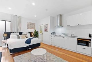 Stunning Studio Apartment Near Public Transport - 7
