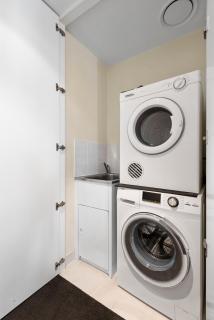 Spacious Melbourne CBD 2-Bed Close to Everything - 1