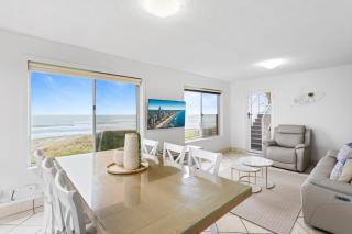 Wake to Waves in Spacious 3-Bed Beachfront Unit - 5