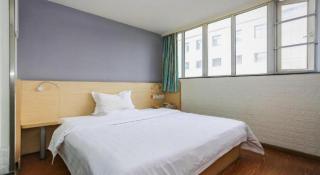 7 Days Inn Chengdu North Railway Metro Station - 4