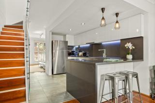 Elegantly Modern 2-Bed In The Heart of Chippendale - 7