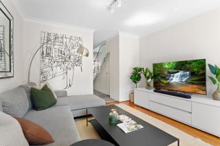 Elegantly Modern 2-Bed In The Heart of Chippendale - 6