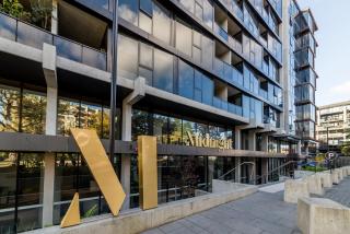 Modern 1-Bed Apartment With Pool And Sauna - 2