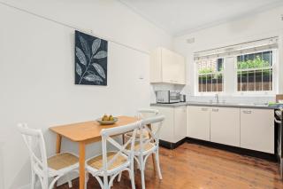 Art Deco Coastal Living, Minutes to the Sand - 5