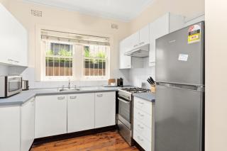 Art Deco Coastal Living, Minutes to the Sand - 2