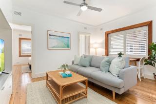 Beachside Living in Modern 2 bedroom Apartment - 7