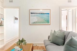 Beachside Living in Modern 2 bedroom Apartment - 5