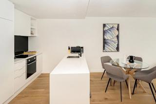 Idyllic 1-Bed Near Popular Shopping Streets - 9