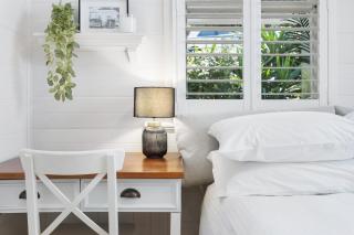 Tranquil 2-Bed Family Home with Deck Among Trees - 2