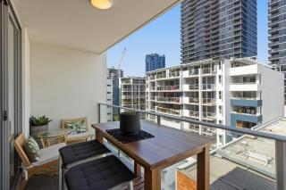 Chic 2-Bed Apartment & 5 minutes walk to QPAC - 4