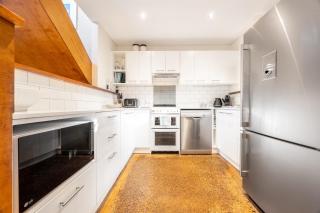 Delightful 4-Bed Home near Centennial Park - 3