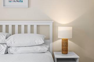 Albion Convenient Hideaway with Parking & Balcony - 2