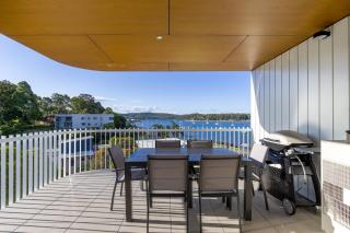 Bay View 2-Bedroom Apartment with BBQ - 5