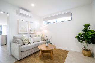 Bay View 2-Bedroom Apartment with BBQ - 2