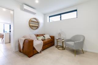 Elegant 2-Bed Apartment with Stunning Views - 1