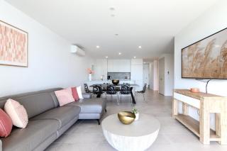 Bayfront Holiday Retreat with Parking - 8