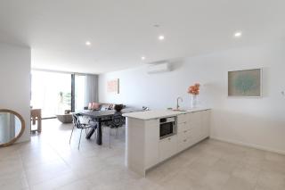 Bayfront Holiday Retreat with Parking - 7