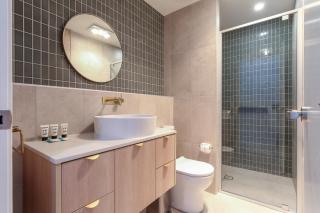 Stunning 1-Bed Bayside Apartment with Superb Views - 3