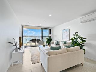 Deluxe 3-Bed Unit with Views - 0