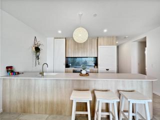 Deluxe 3-Bed Unit with Views - 2