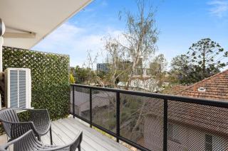 Spacious 1-Bed in the Heart of Teneriffe - 5