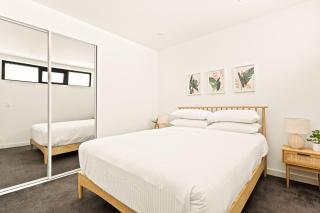 Coastal 2-Bed Apartment near Beach - 1