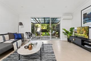 Patio House Moments from Marrickville Metro - 0