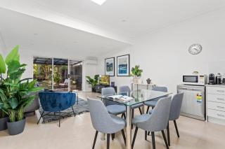 Patio House Moments from Marrickville Metro - 4