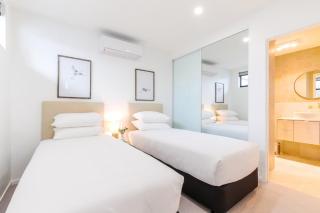 Oceanside Apartment with Bay Views - Batemans Bay - 1