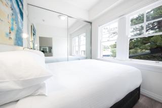 Snug 1-Bed Unit Across from Bondi Beach - 5