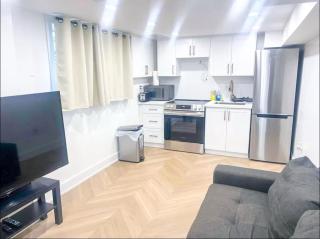 Modern 2BR Home In A Quiet Neighbourhood - 7