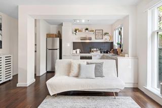 Contemporary 1-Bed Unit Near Chapel St - 4