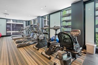 Eclectic 1-Bed Apartment with Pool and Gym - 5