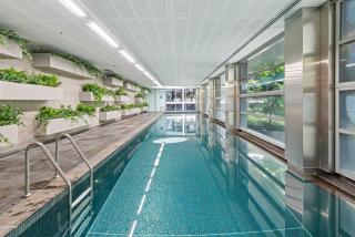 Eclectic 1-Bed Apartment with Pool and Gym - 6