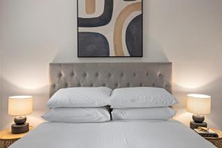 Comfy 2-Bedroom Family Apartment with Free Parking - 2