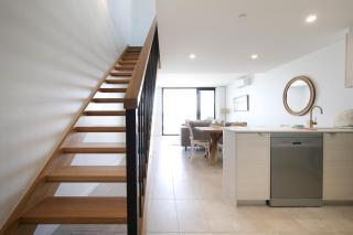 Superb 2-Bed Apartment with Scenic Bay Views - 5