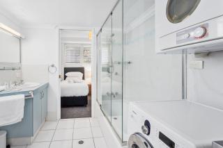 Beachfront 2-Bed with Pool, BBQ & Tennis Court - 7