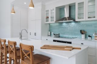 Exquisitely Spacious 3-Bed Home - 2