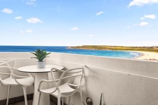 Pristine 2-Bed With Expansive Beach Views - 7