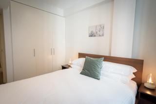 Convenient 2-Bed Apartment in Melbourne's Heart - 5
