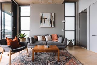 Stunning 1-Bed Above Foreshore with Water Views - 4