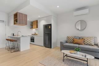 Southbank 1-Bed Resort with Study, Pool and Gym - 7