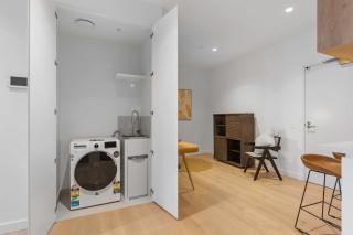 Southbank 1-Bed Resort with Study, Pool and Gym - 2