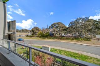 Tranquil Apartment in Green, Well Connected Suburb - 4